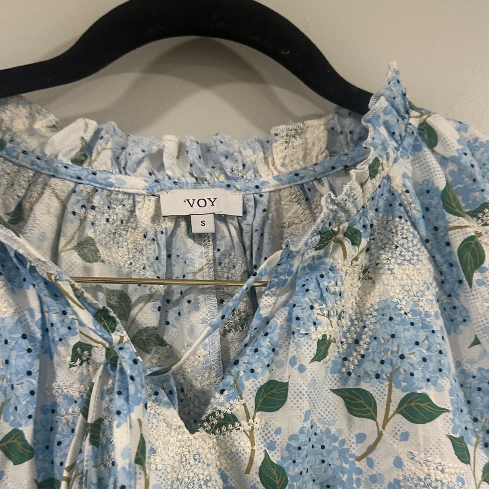 Voy Floral Print Blouse in Blue and White embroidered size S 100% cotton - Picture 4 of 10